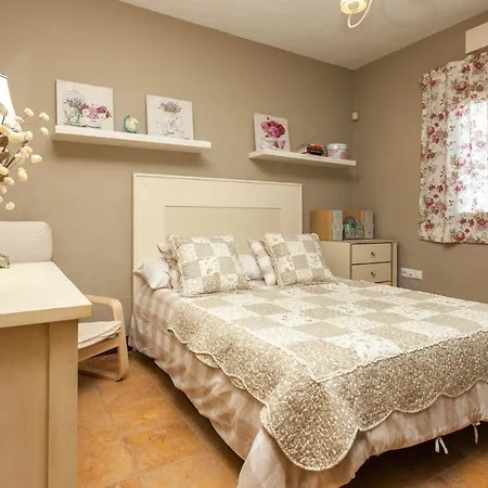 Sleeps 8 With Pool And Wifi Willa
