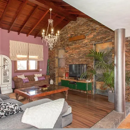 Sleeps 8 With Pool And Wifi Willa *