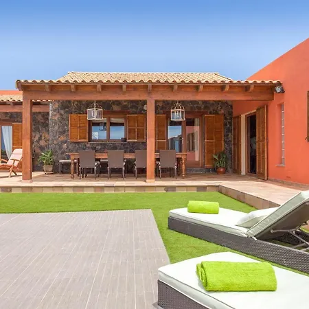 Sleeps 8 With Pool And Wifi *