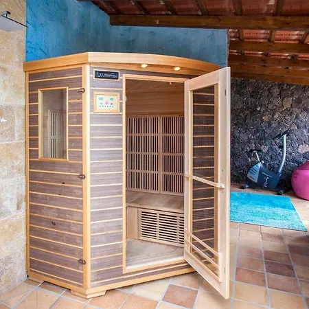 Sleeps 8 With Pool And Wifi Tetir
