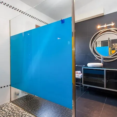 Sleeps 8 With Pool And Wifi Villa