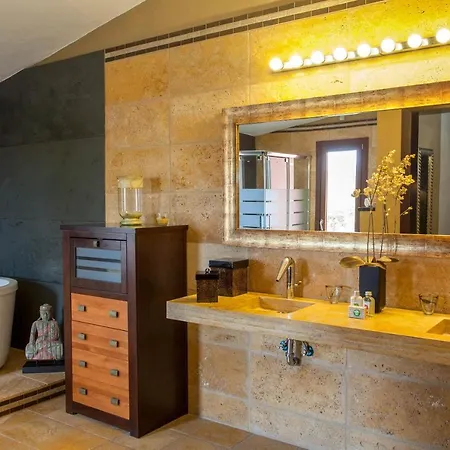 Sleeps 8 With Pool And Wifi Villa *