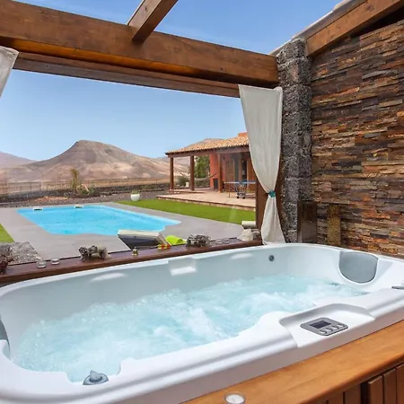 Sleeps 8 With Pool And Wifi * Tetir